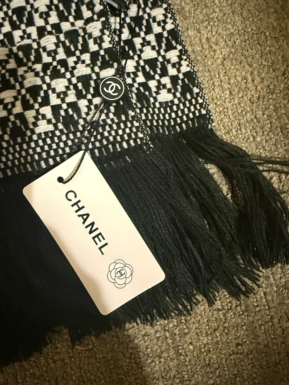 CHANEL Cashmere Scarf - Picture 3 of 7